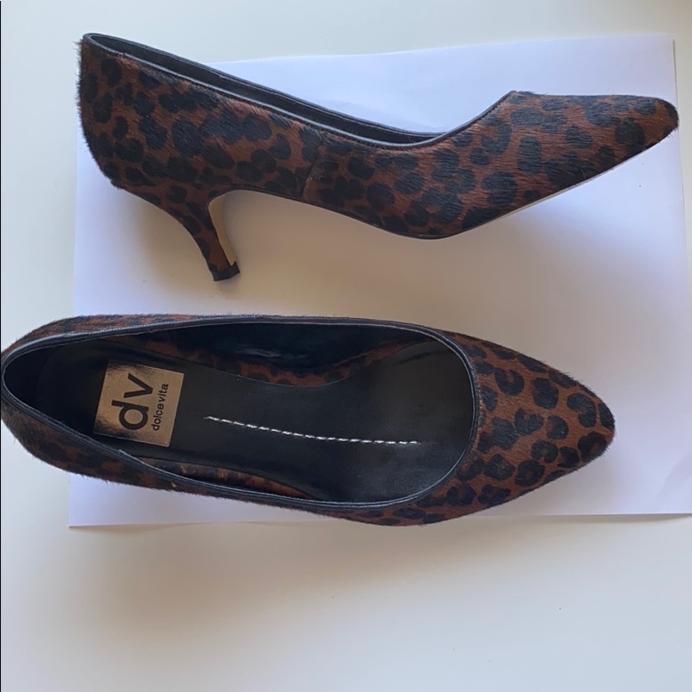 DV BY DOLCE VITA LEOPARD PRINT KITTEN HEELS SZ. 7